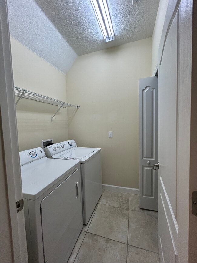 Building Photo - 15147 Driftwood Bend St