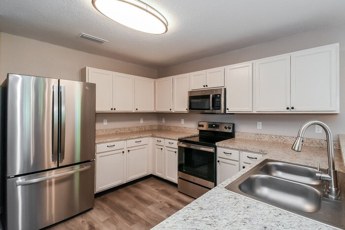 Building Photo - 77830 Lumber Creek Blvd