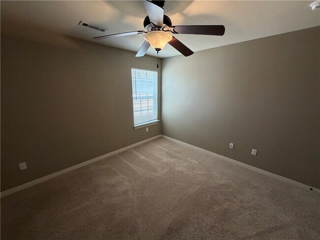 Building Photo - 537 N Keats Dr