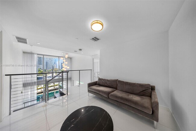Building Photo - 200 Biscayne Blvd Way