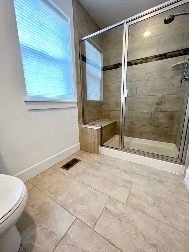 primary bath shower - 2822 Cascade Creek Dr
