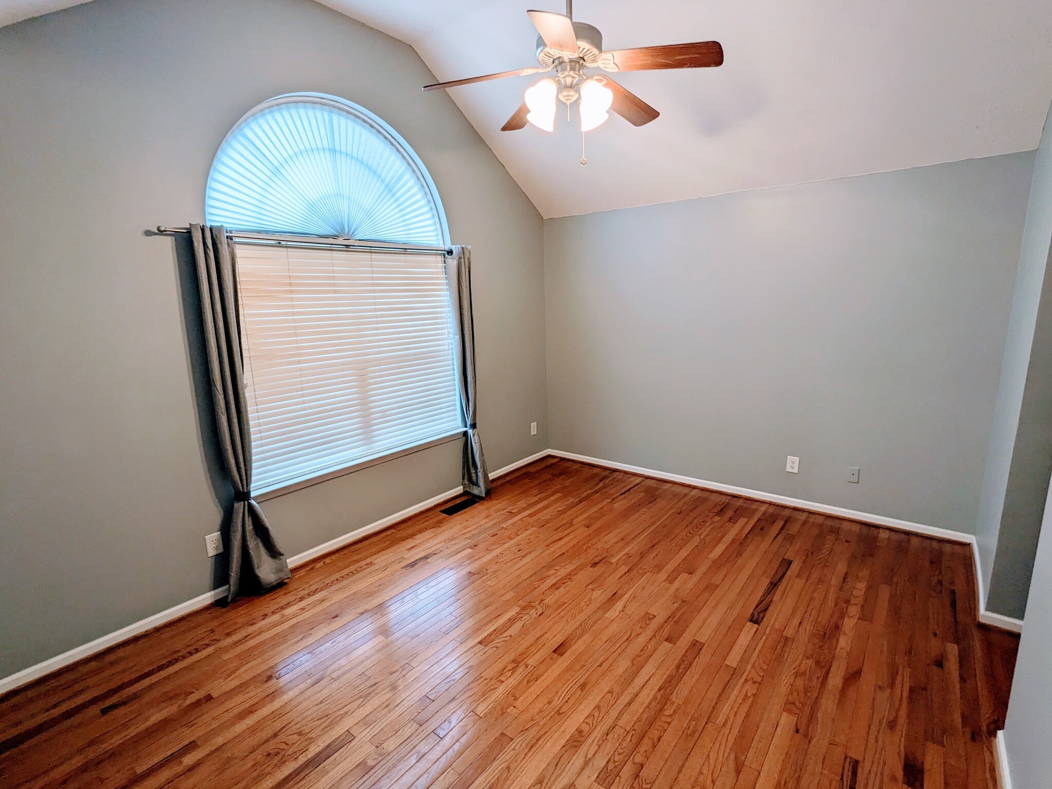 Master Bedroom - 506 Johnstown Dr