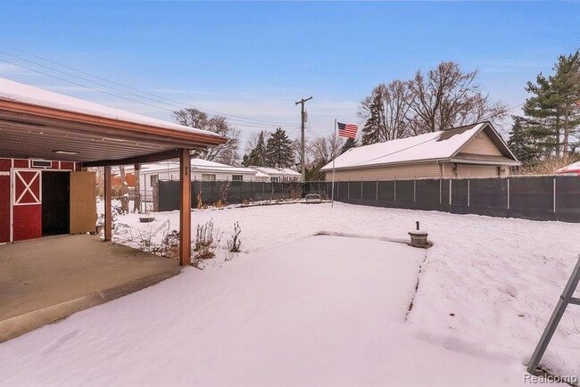 Building Photo - 32658 Kathryn St