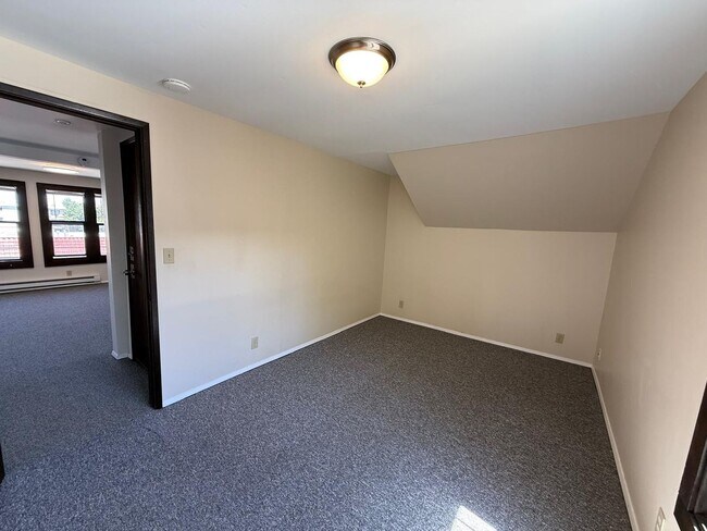 Building Photo - 7519 Greenwood Ave N