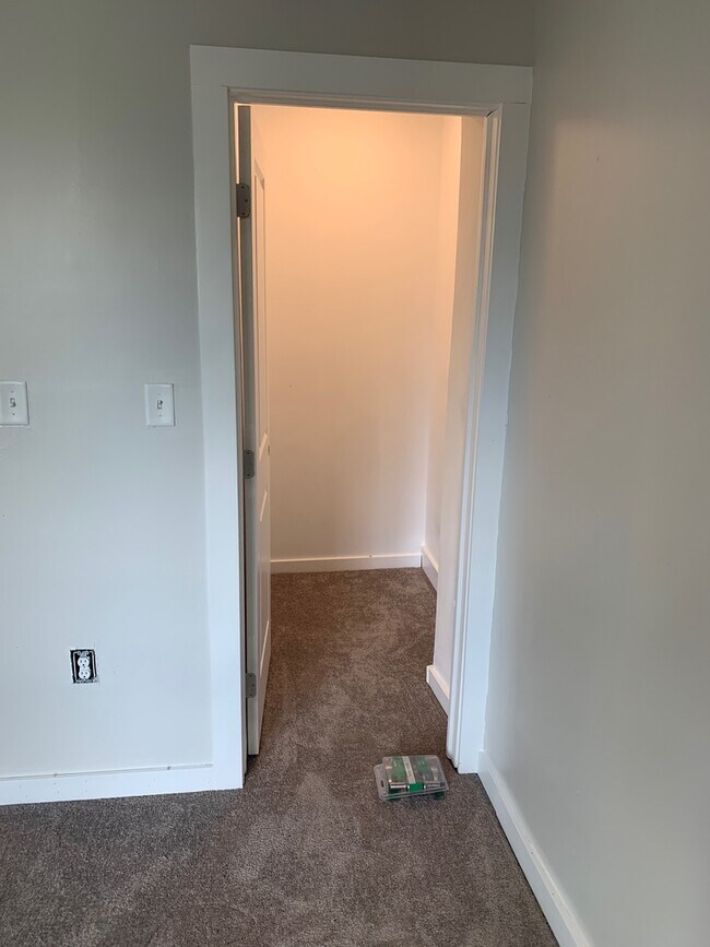Building Photo - Mt Washington 3 Bedroom 1.5 Bath