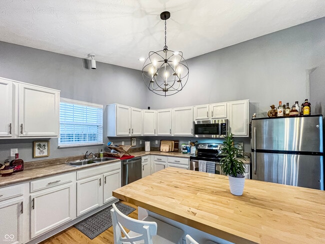 Building Photo - 2636 Bluewood Way