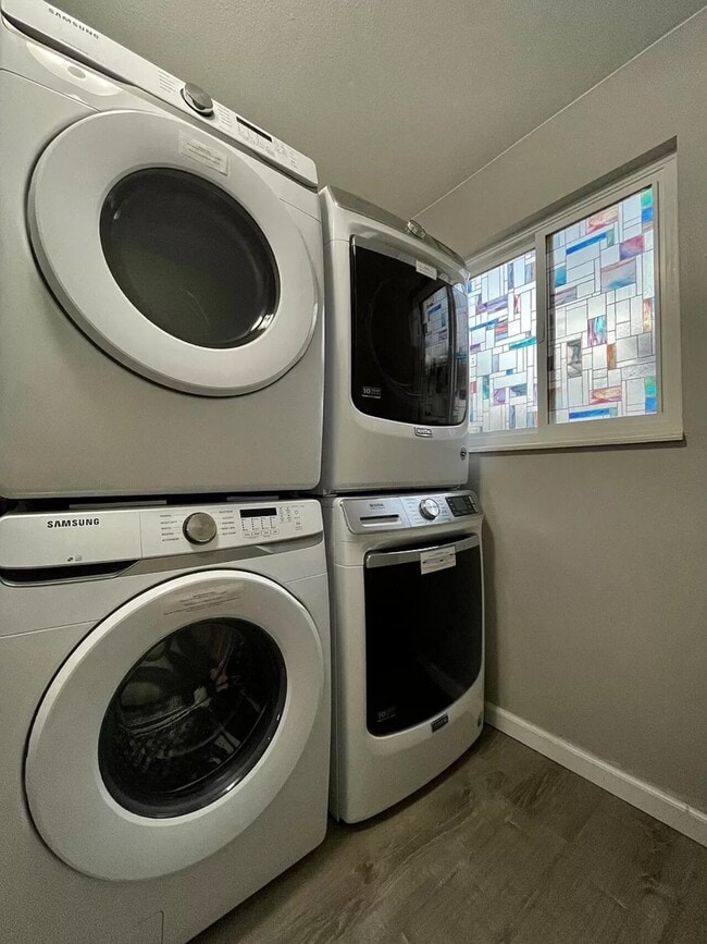 Building Photo - 18208 W 3rd Pl, Apt 1