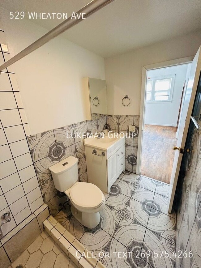 Building Photo - 529 Wheaton Ave