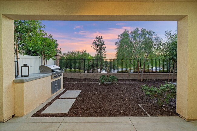 Building Photo - 3 Bedroom Model Home for Rent in Murrieta