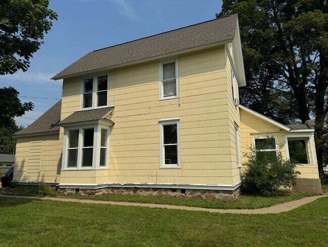 Building Photo - 324 N 3rd Ave