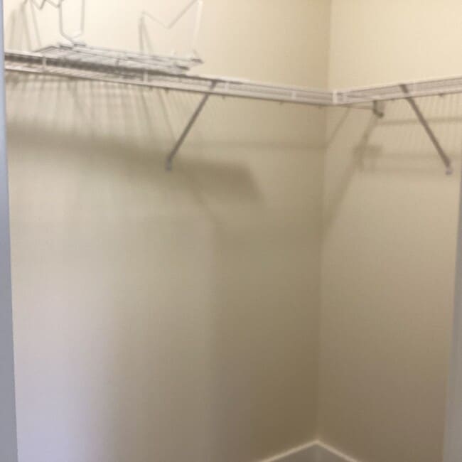 Building Photo - Updated 4 bedroom in The Desirable Merrill...