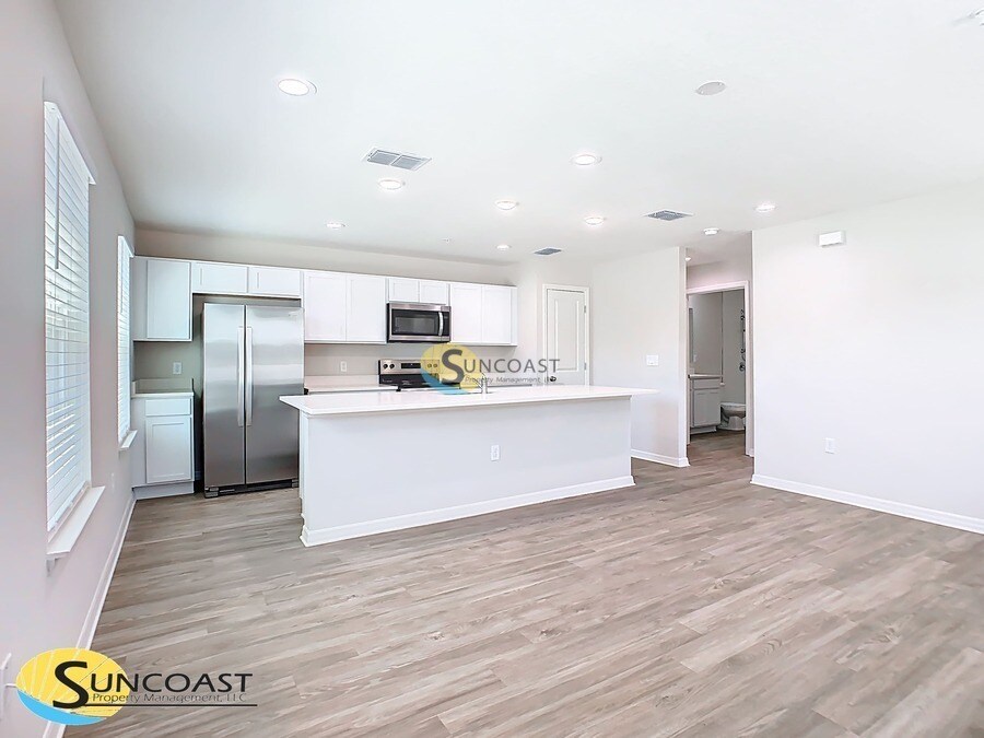 Building Photo - 3821 SW 43rd Ct