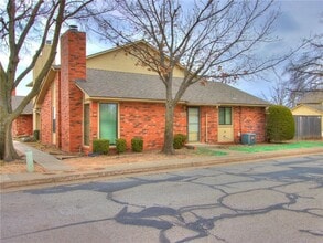 Building Photo - 1220 Sequoyah St