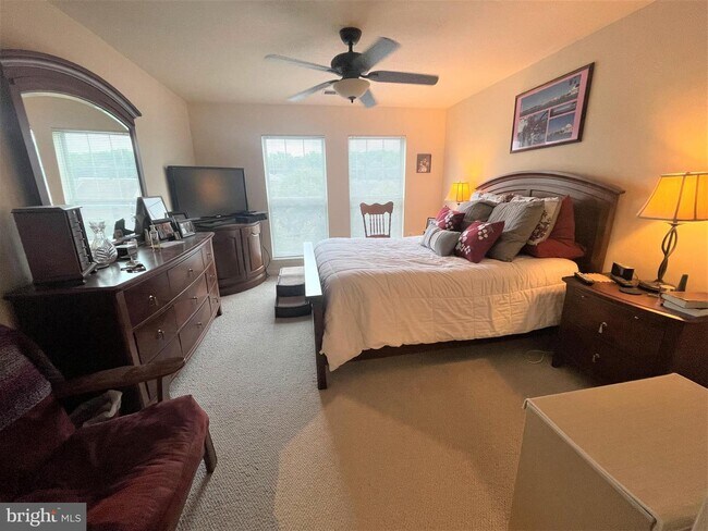 Building Photo - 100 Watkins Pond Blvd