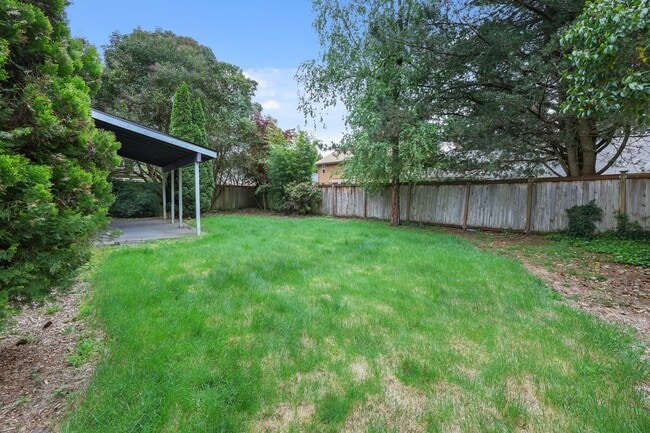 Building Photo - Move in ready now! 4 bedrooms in Lacey - North Thurston School district.