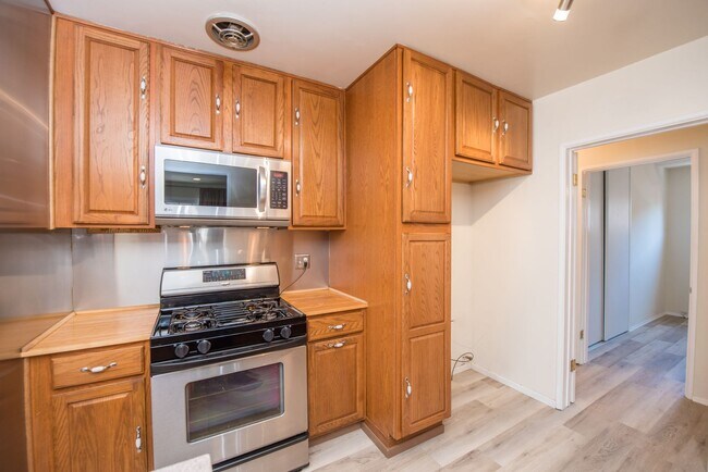 Building Photo - Beautiful 4 Bedroom Home in Garden Grove