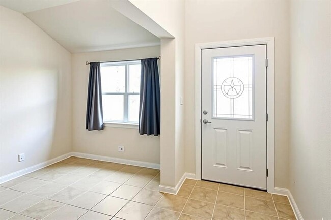 Building Photo - 21102 Niagara Cove