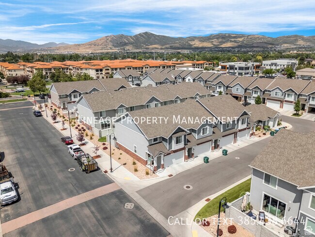 Building Photo - 10855 N Sandstone Way