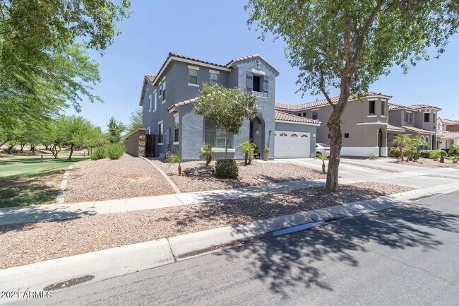 Building Photo - Luxurious 5BR Home in Award-Winning Power ...