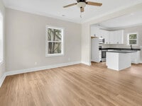 Building Photo - Beautifully renovated 2-bedroom, 2-bathroo...