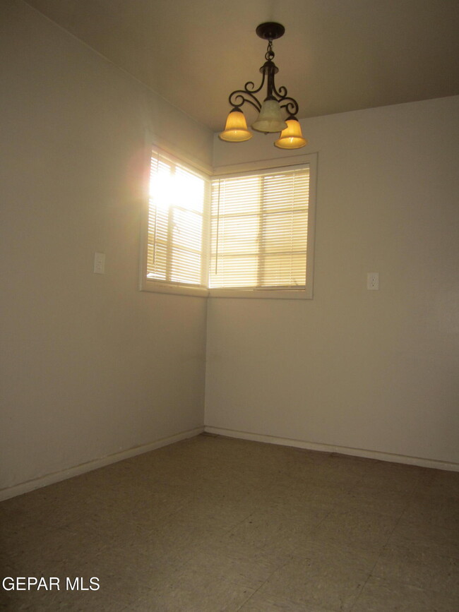 Building Photo - 3606 Taylor Ave