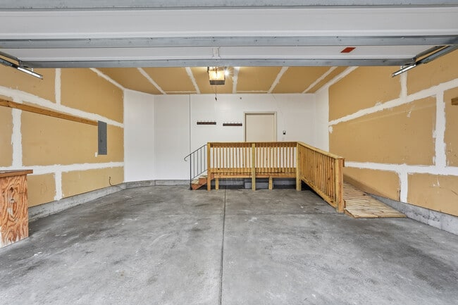 Building Photo - 6368 Manchester Ave NE