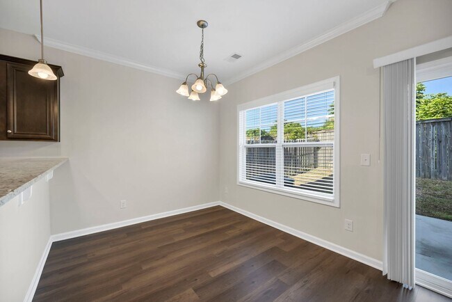 Building Photo - EXCELLENT LOCATION IN LEXINGTON'S DAWSON'S PARK