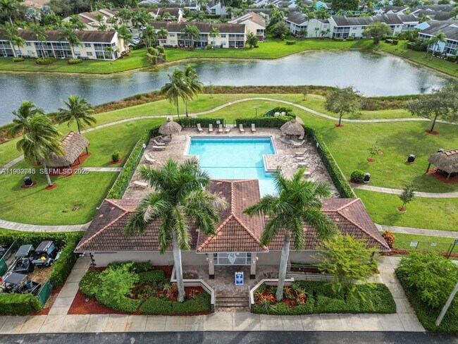 Building Photo - 2467 SE 19th St