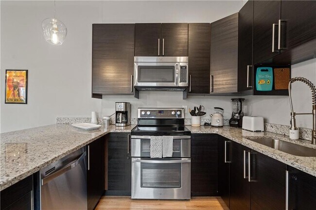 Building Photo - 1412 Allene Ave SW