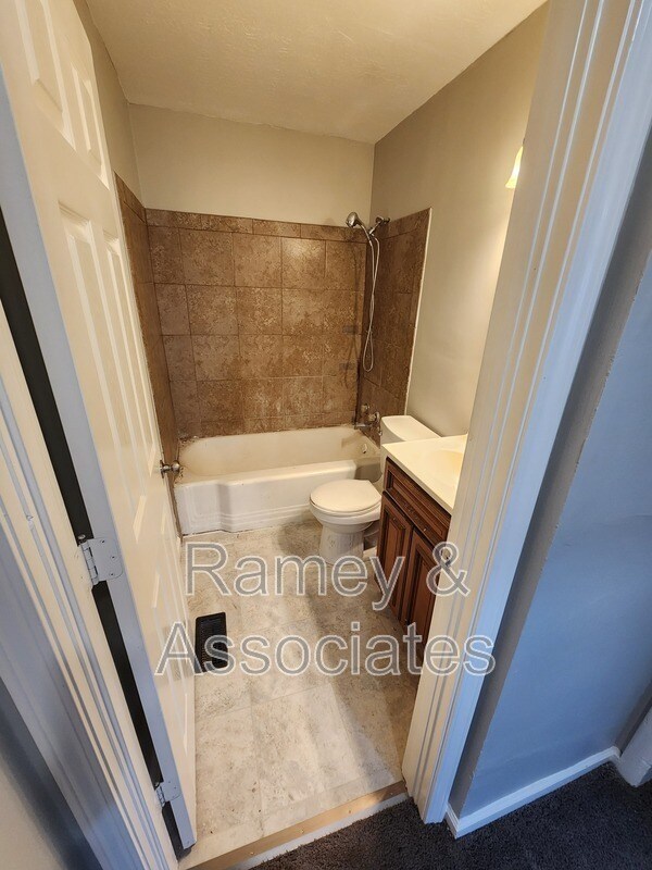 Building Photo - 2306 S 36th St