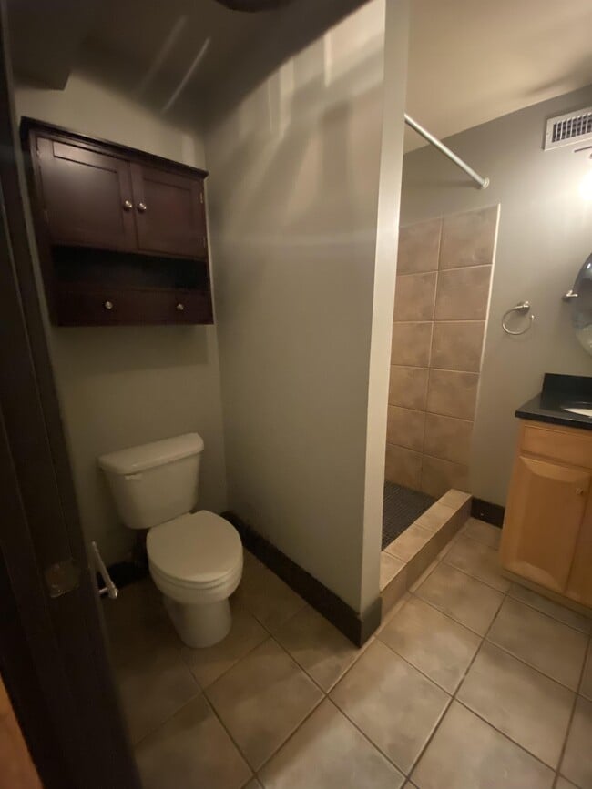 Building Photo - 403 S Gay St