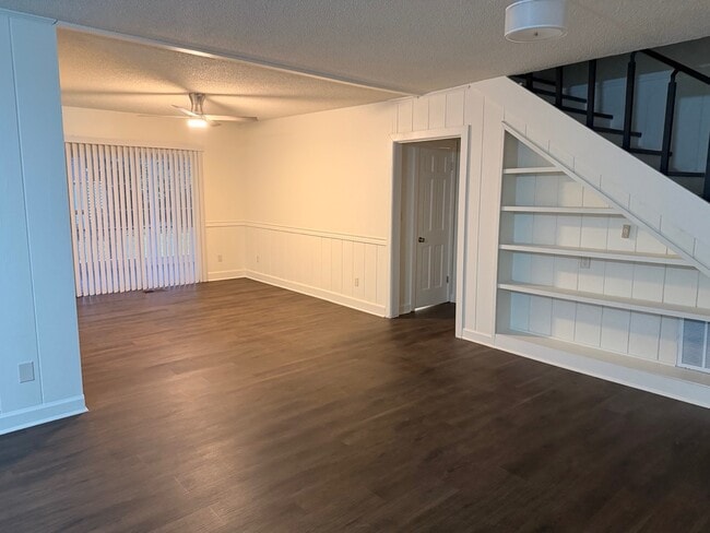 Building Photo - 1213 N 32nd Ave