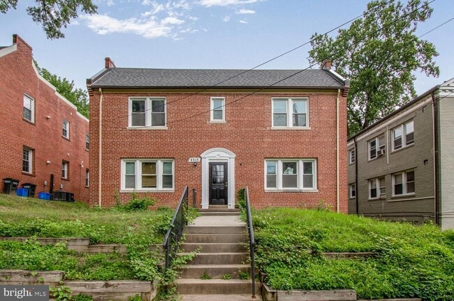 Building Photo - 4515 Avondale St