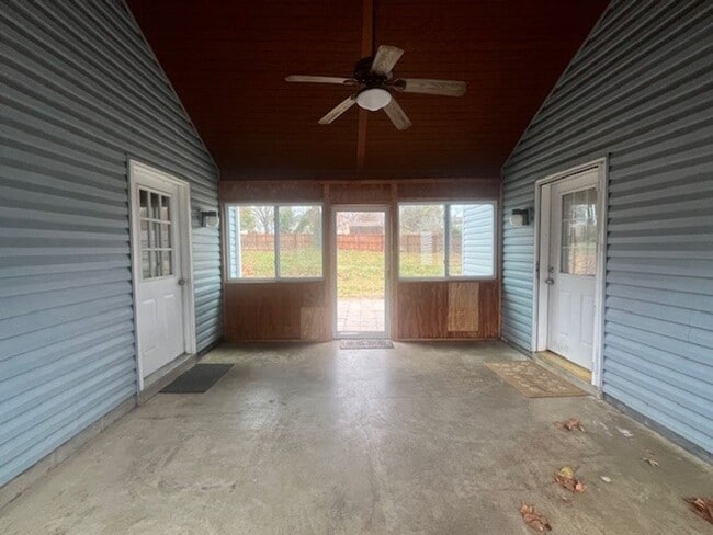 Building Photo - LOVELY CAPE COD WITH 4 BEDS, 2 BATHS AND GARAGE