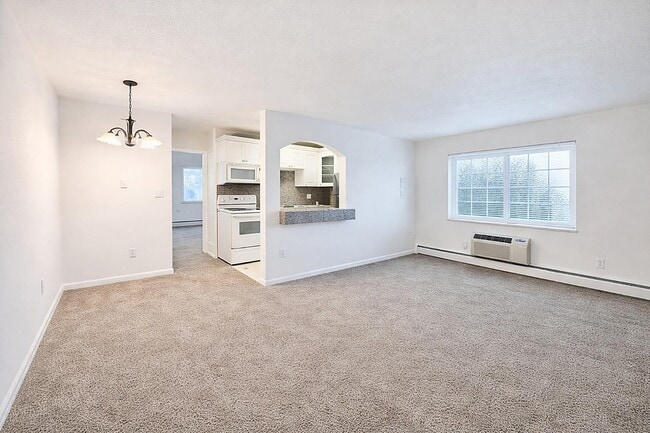 Building Photo - 5995 E Iliff Ave