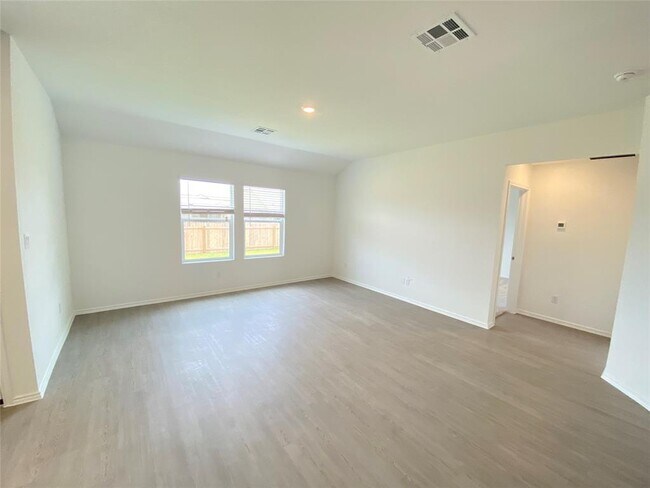 Building Photo - 1332 Aquilla Dr