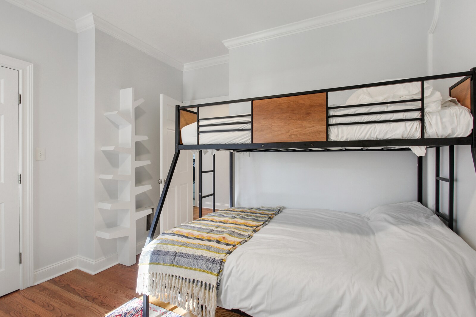 Building Photo - 102 W 36th St