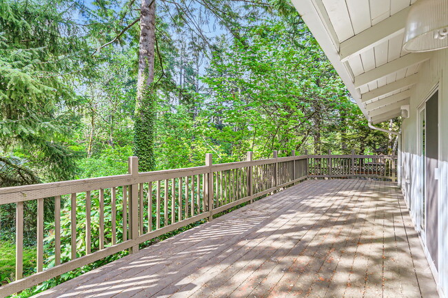 Building Photo - 1759 Marylhurst Dr