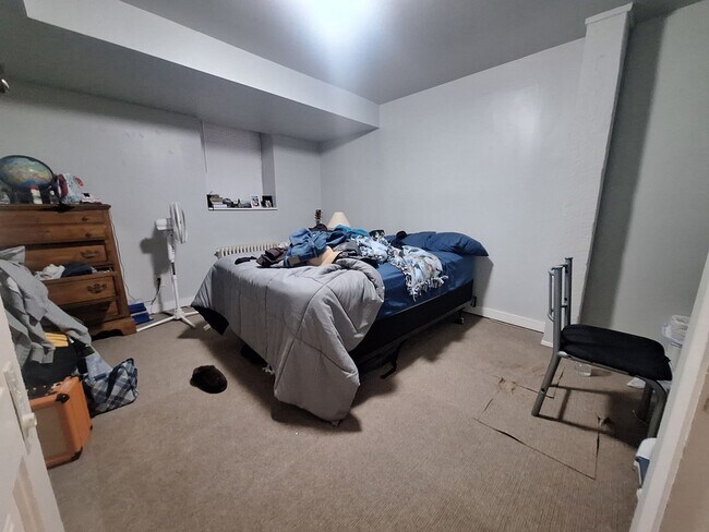 Building Photo - Large 3 Bedroom Open July 1st!