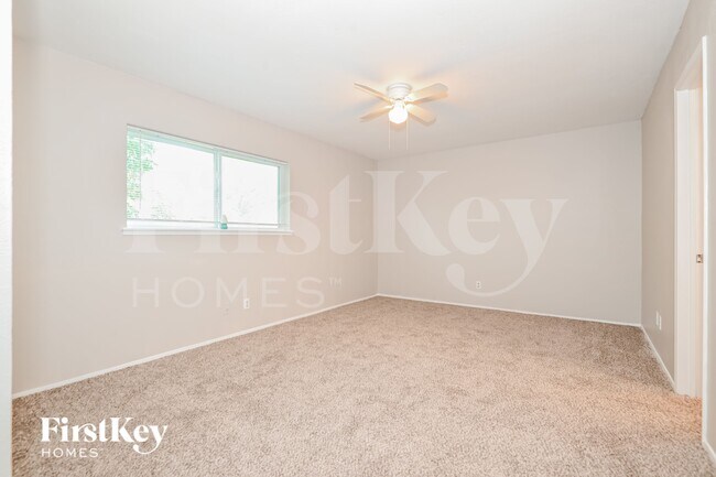 Building Photo - 4906 Stagecoach Ln