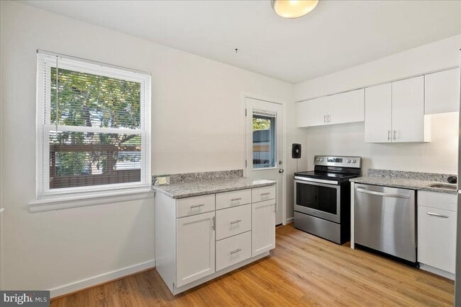 Building Photo - 4411 Harrison St NW