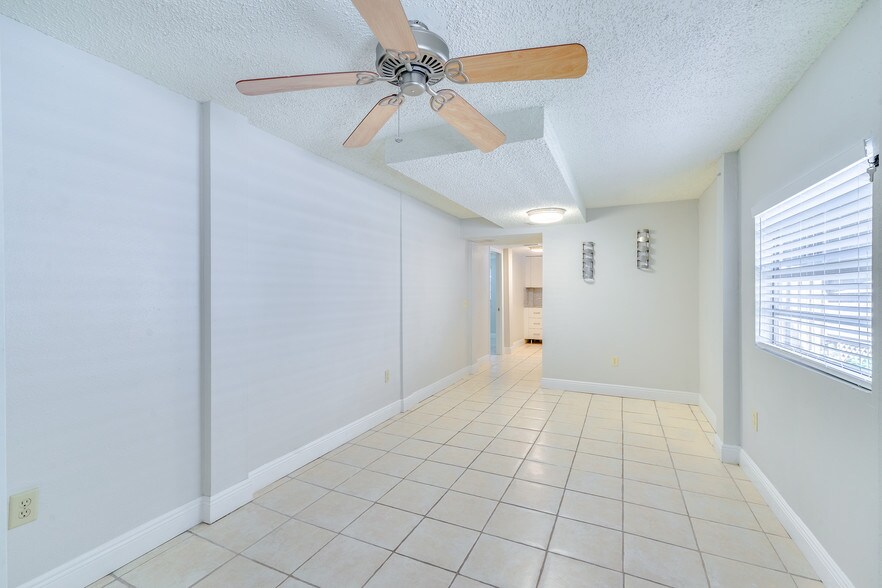 Building Photo - 3315 W Empedrado St