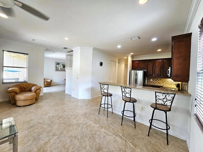 Building Photo - 7533 Topiary Ave