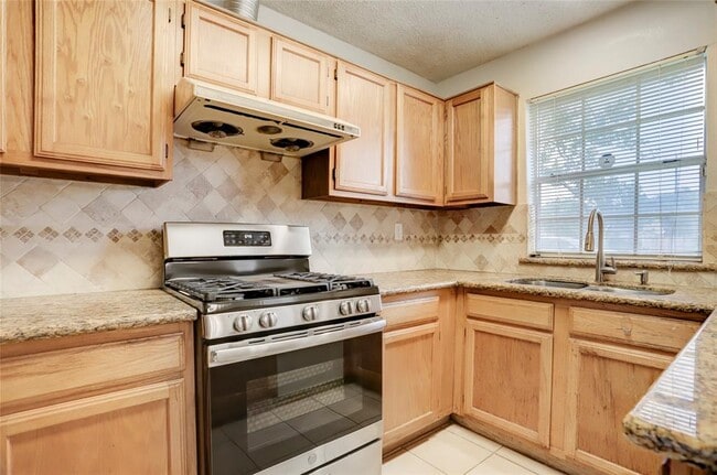 Building Photo - 3406 E Heatherock Cir