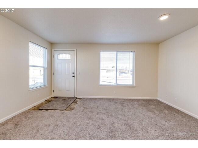 Building Photo - 1760 W 18th Ave