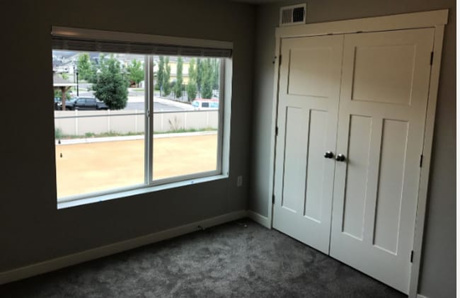 Building Photo - Lyman Triplex