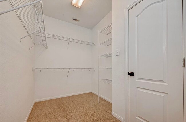 Building Photo - 11 Sagamore Ridge Pl