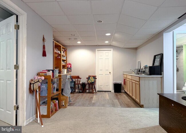 Building Photo - 23118 Silverberry Way