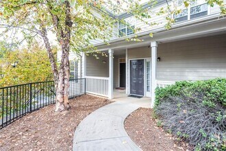 Building Photo - 8102 Woodland Ln