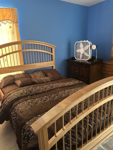 Building Photo - 5 Tree Hollow Dr